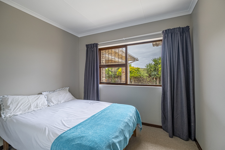 To Let 3 Bedroom Property for Rent in Summerstrand Eastern Cape